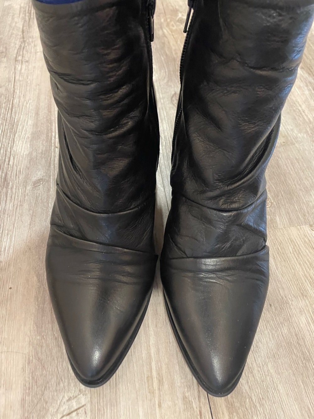 Sold out! Miz mooze Leather  Jeanie Black Pointed-Toe 39